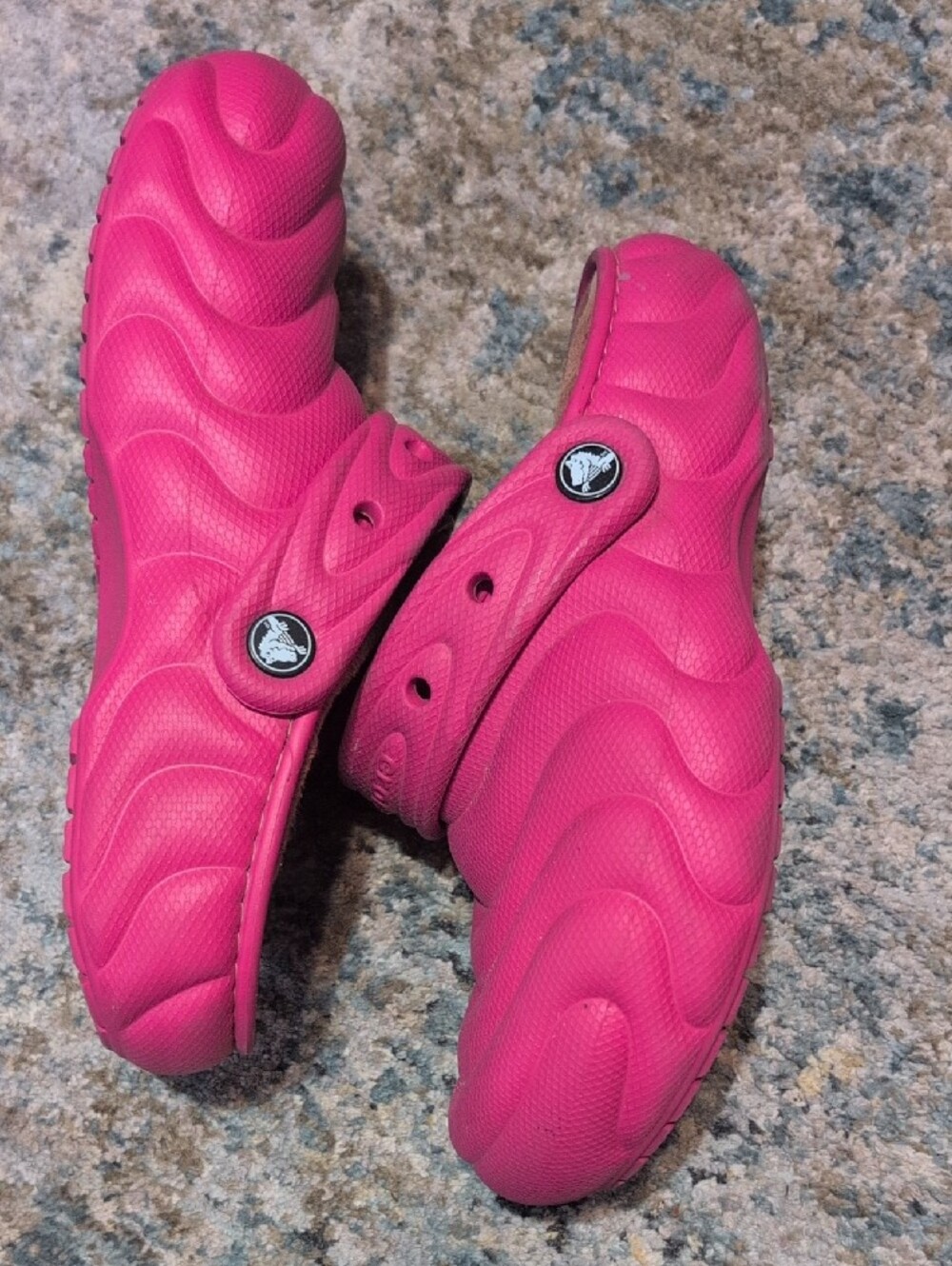 Crocs Hot Pink Fleece Lined Clogs M5/W7 - Picture 3 of 9